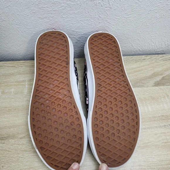 Vans Black and White Slip-On Sneakers - Picture 3 of 10